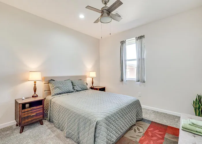 Hike & Ski! W/ Dog-friendly Yard In Holiday home