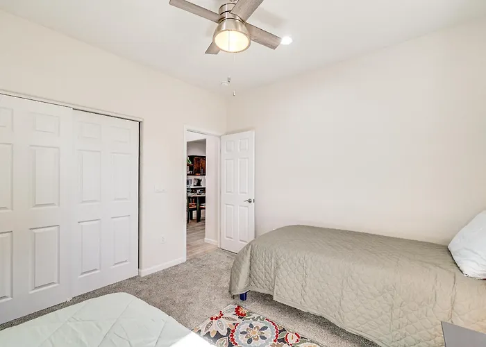 Hike & Ski! W/ Dog-friendly Yard In Holiday home Eagar