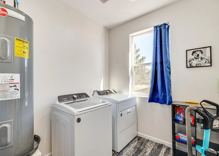 Hike & Ski! W/ Dog-friendly Yard In Holiday home Eagar