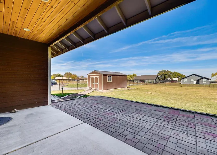 Hike & Ski! W/ Dog-friendly Yard In Holiday home